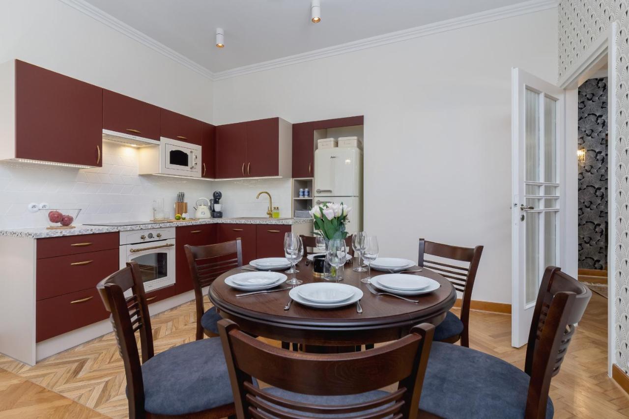 Luxurious & Unique Apartment Mickiewicza Cracow By Renters Prestige Cracovia Esterno foto
