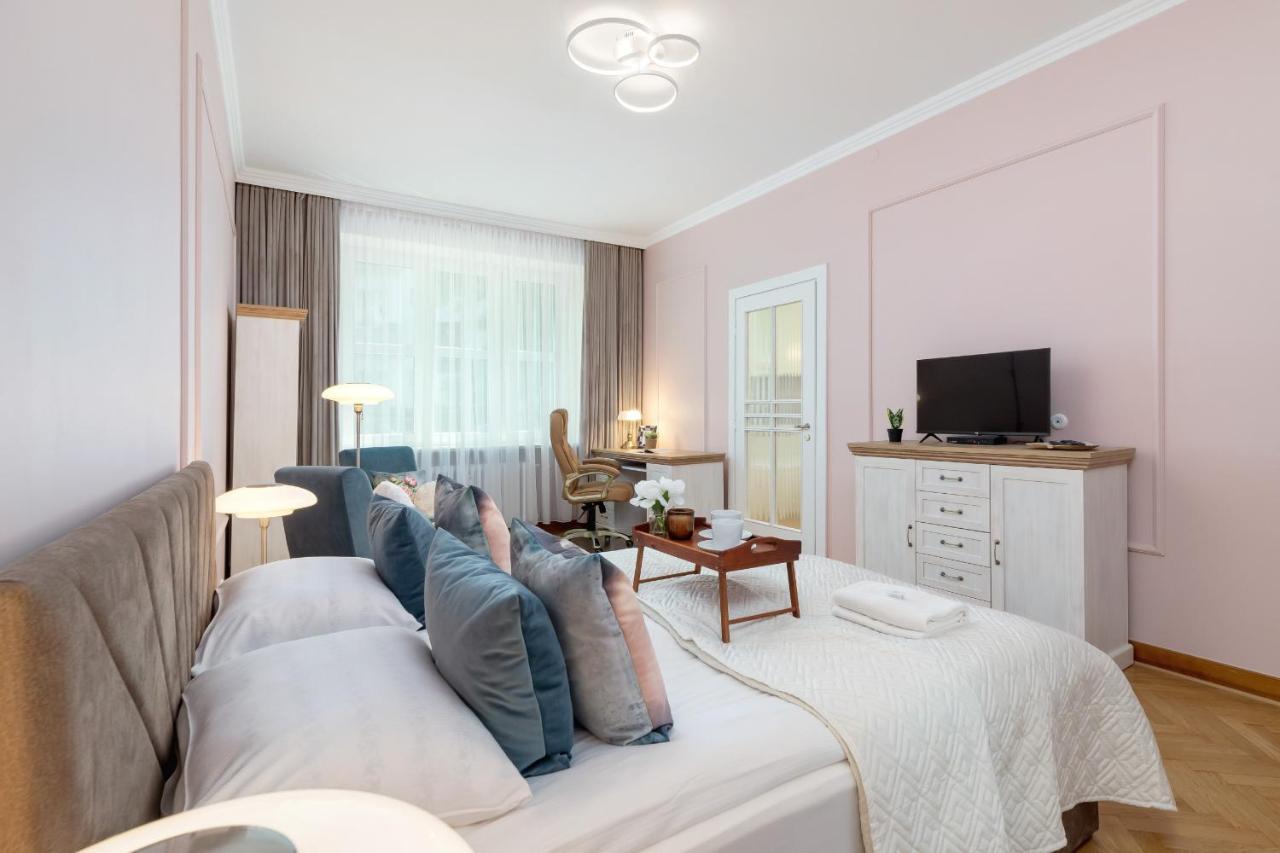 Luxurious & Unique Apartment Mickiewicza Cracow By Renters Prestige Cracovia Esterno foto