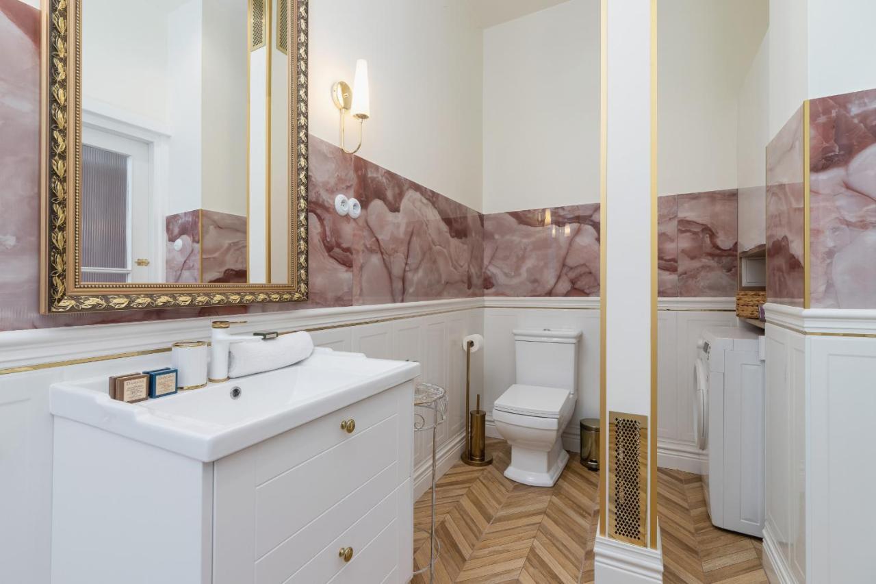 Luxurious & Unique Apartment Mickiewicza Cracow By Renters Prestige Cracovia Esterno foto