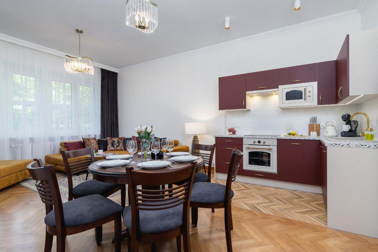 Luxurious & Unique Apartment Mickiewicza Cracow By Renters Prestige Cracovia Esterno foto