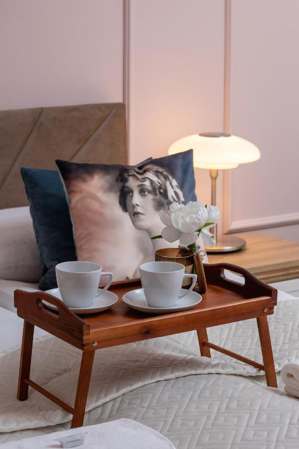Luxurious & Unique Apartment Mickiewicza Cracow By Renters Prestige Cracovia Esterno foto