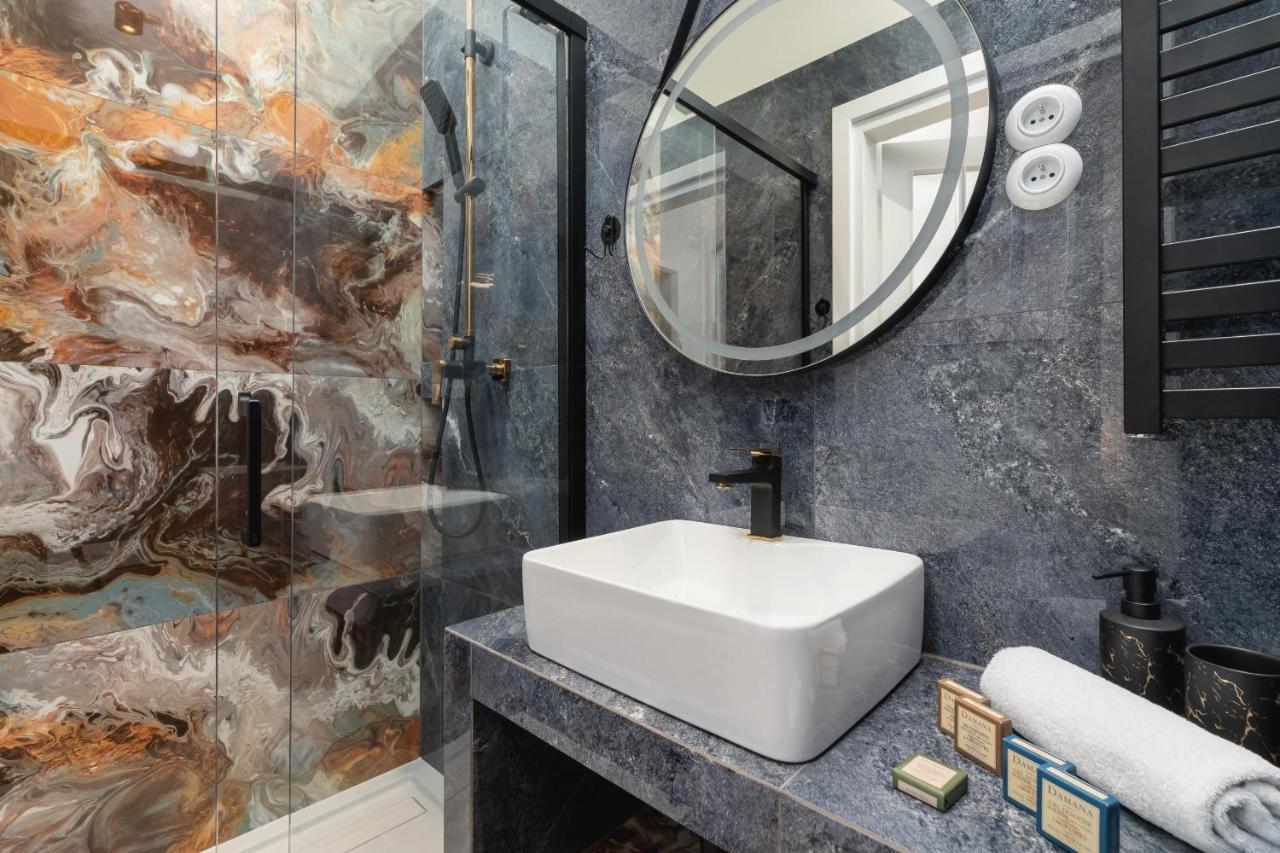 Luxurious & Unique Apartment Mickiewicza Cracow By Renters Prestige Cracovia Esterno foto