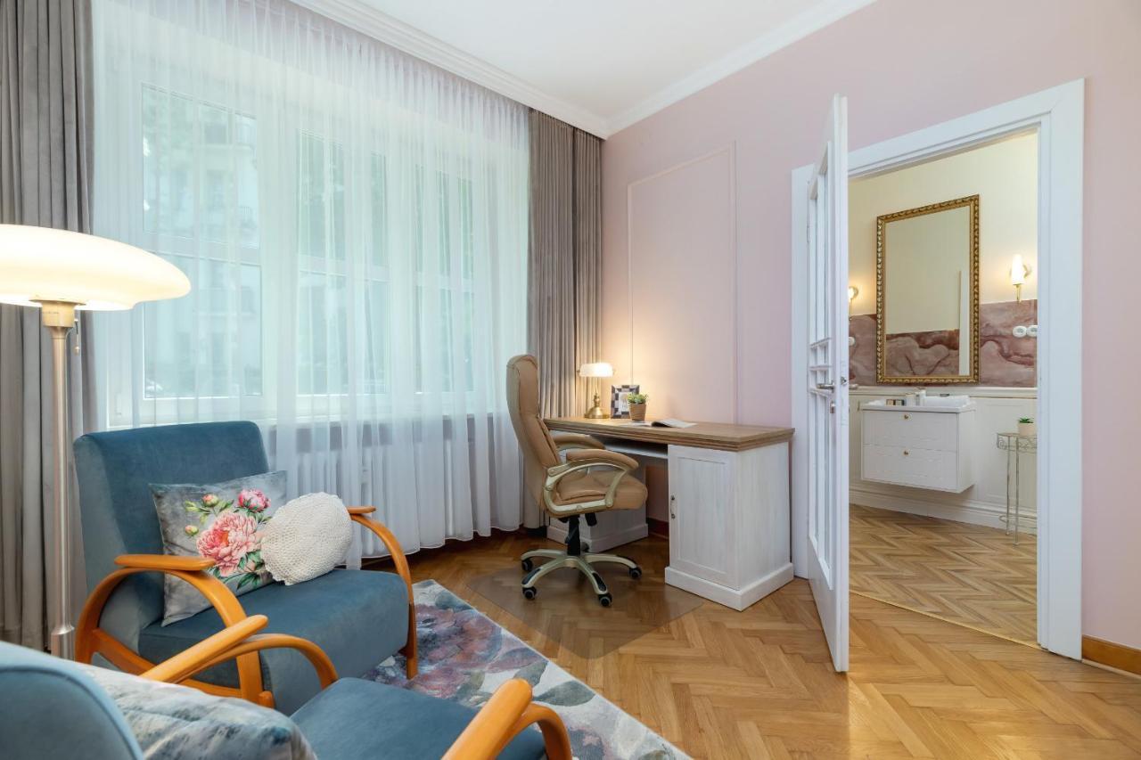 Luxurious & Unique Apartment Mickiewicza Cracow By Renters Prestige Cracovia Esterno foto